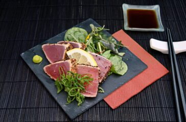 fresh-sushi-with-onion-leaf fresh-sushi-with-onion-leaf